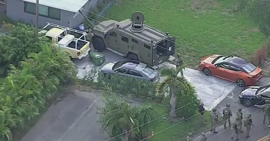 Man in custody after raid on Fort Lauderdale home - CBS Miami