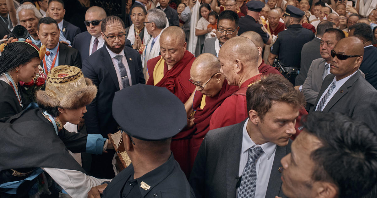 The Dalai Lama arrives in New York City for medical treatment