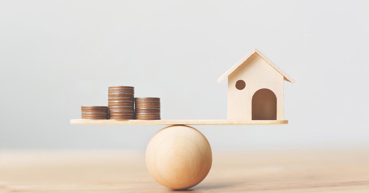 What home equity borrowing option makes sense with inflation dropping? Experts weigh in