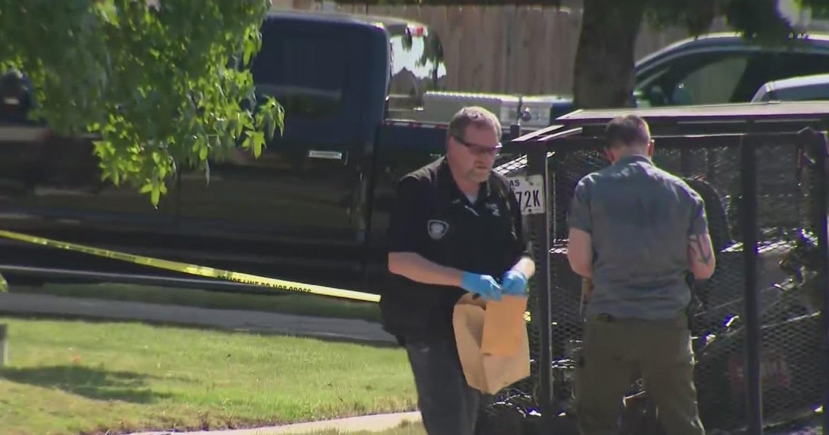 Homicide detectives investigate fatal shooting in south Fort Worth ...