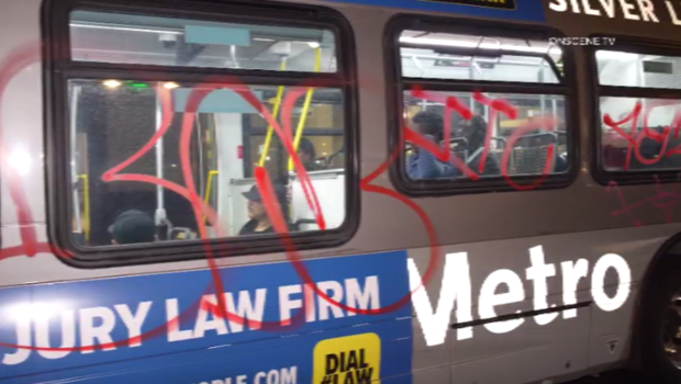 la-metro-bus-graffiti.png 