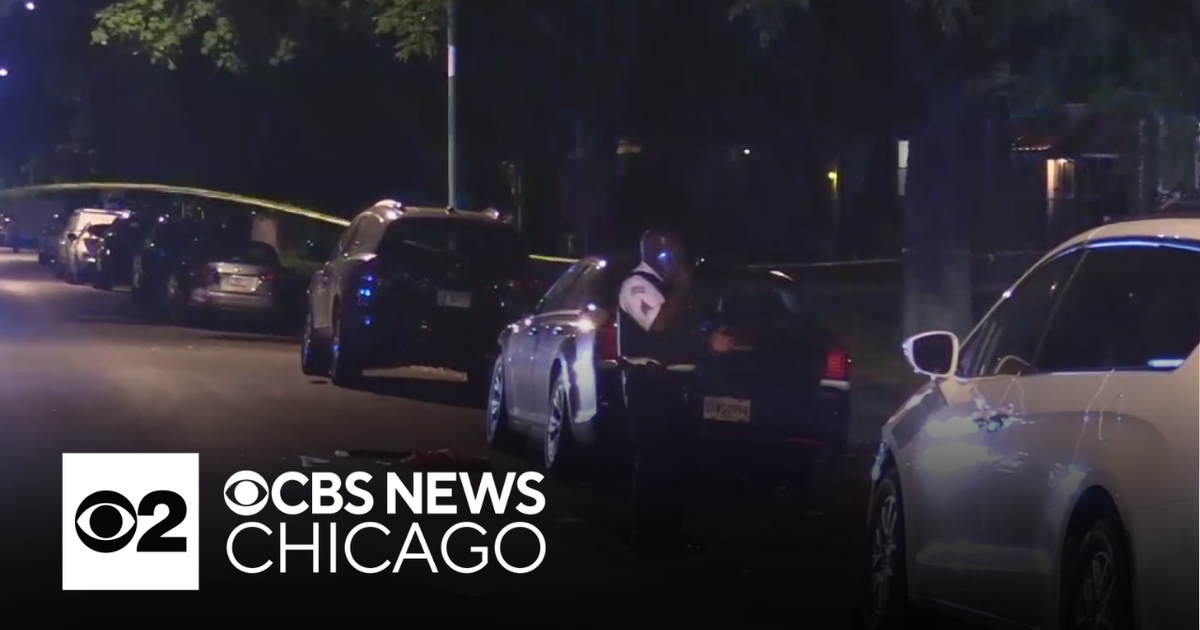Chicago South Side shooting leaves 2 critically hurt - CBS Chicago