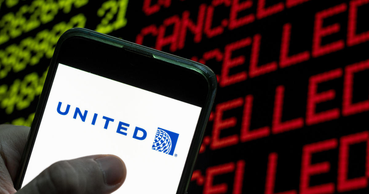 United Airlines texts customers live radar maps during weather delays