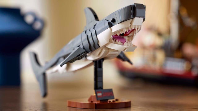 lego-shark.jpg 