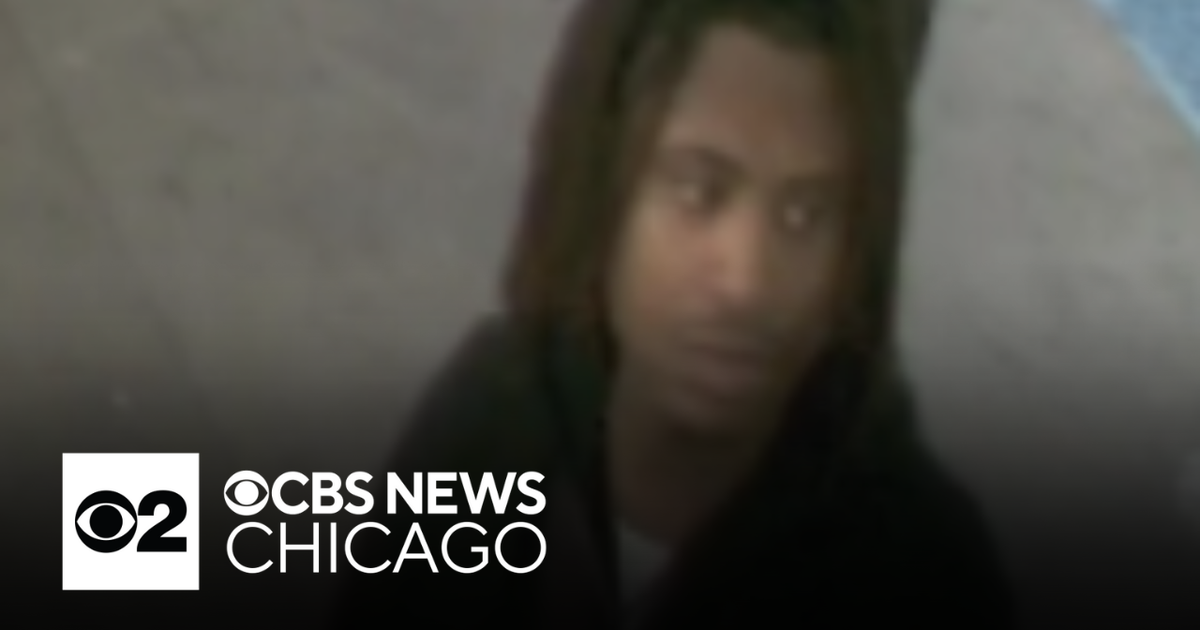 CPD seek man in armed robbery at 69th Street Red Line station - CBS Chicago
