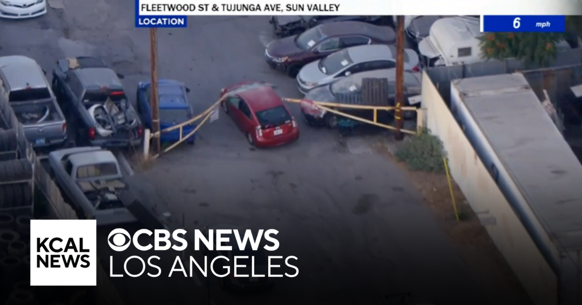 Wild high-speed chase sees stolen car suspect slam through gate, run ...