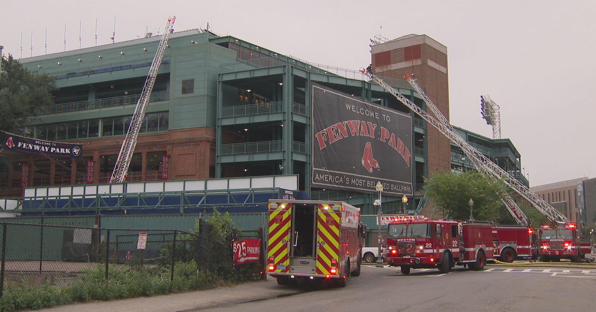 Small fire extinguished in concession stand at Fenway Park in Boston