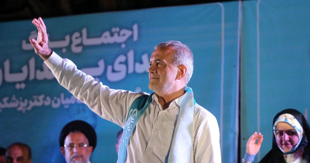 Ilımlı Mesud Pezeshkian İran'daki cumhurbaşkanlığı ikinci tur seçimlerini kazandı