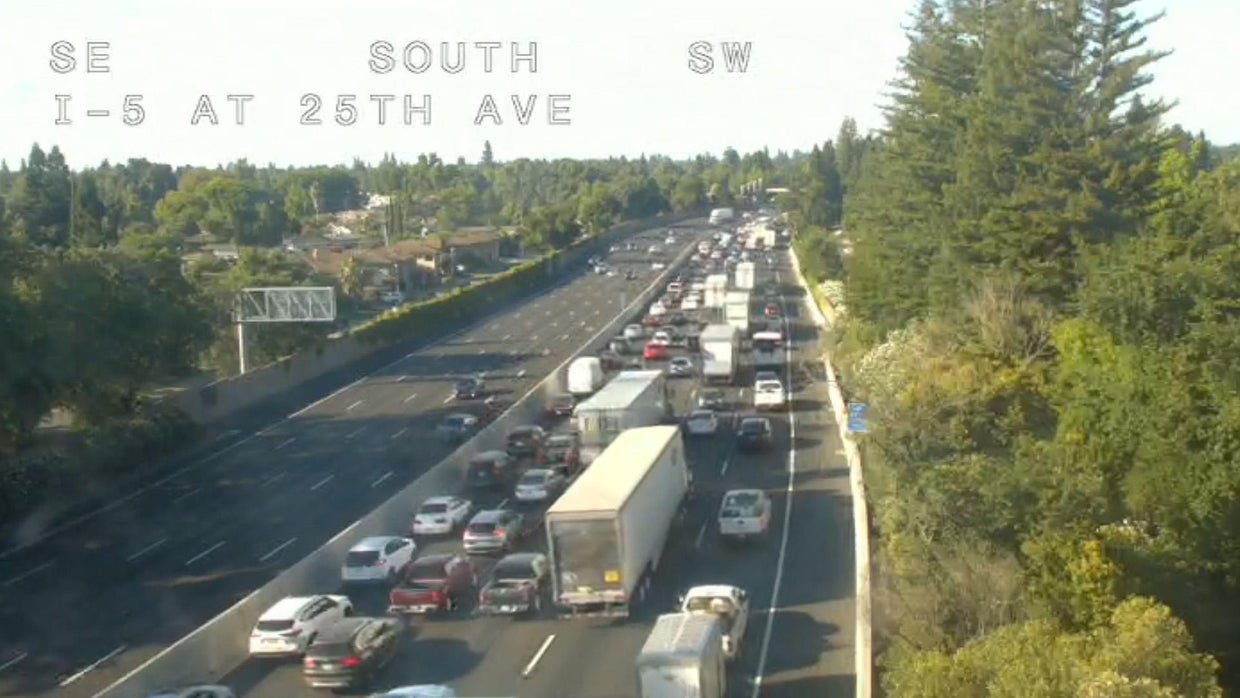 Deadly crash blocked lanes on southbound I-5 in Sacramento - CBS Sacramento