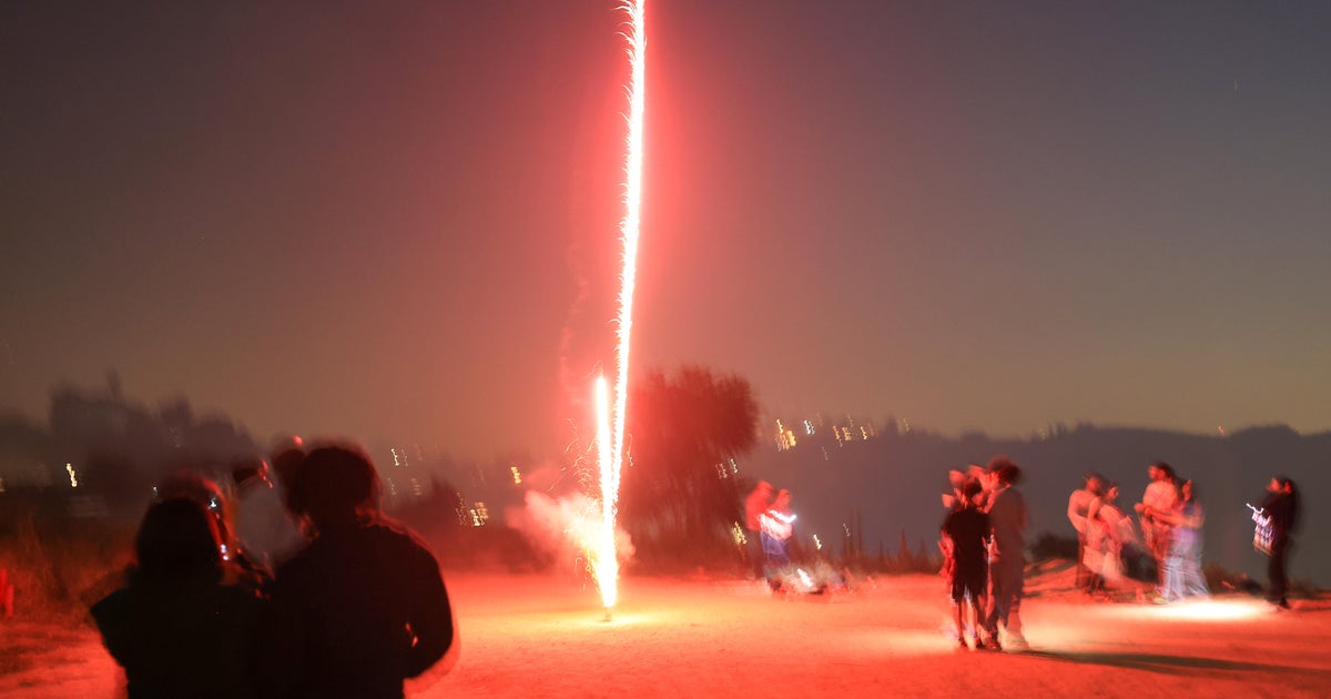 DA Hochman urges Los Angeles County residents to enjoy fireworks "safely" on Fourth of July 