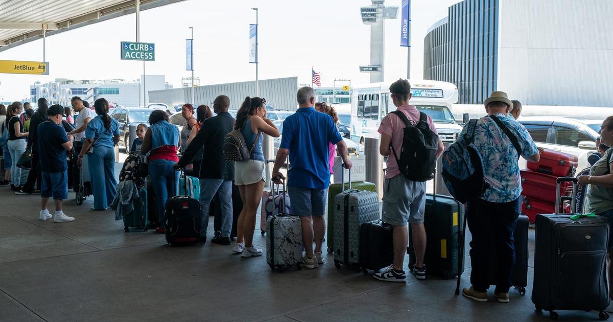 How the U.S. pulled off a smooth Fourth of July travel rush - CBS News