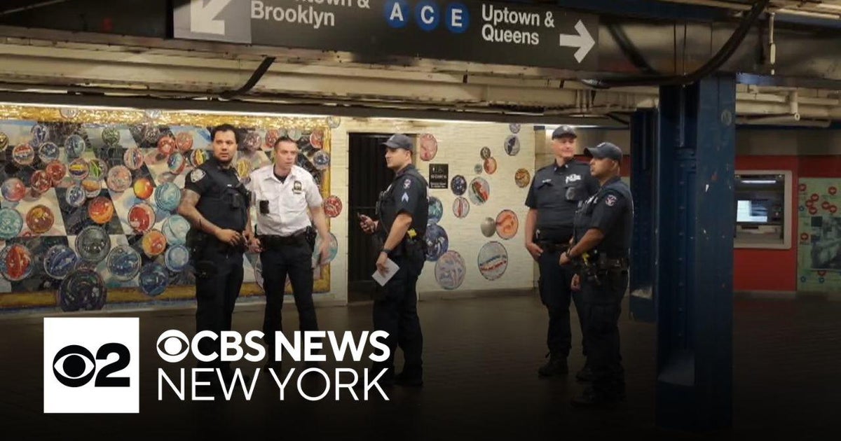 2 violent incidents in NYC subway - CBS New York