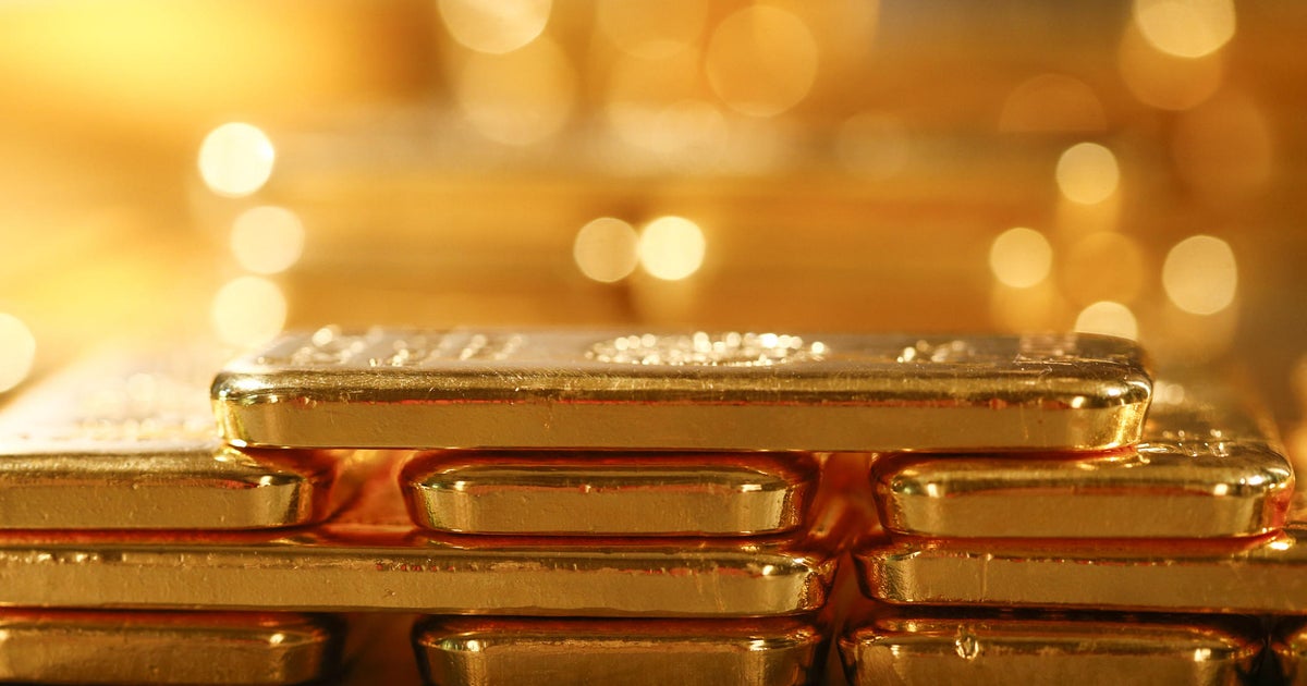 Investing in gold? Experts say to avoid these 4 options Investing in gold? Experts say to avoid these 4 options
