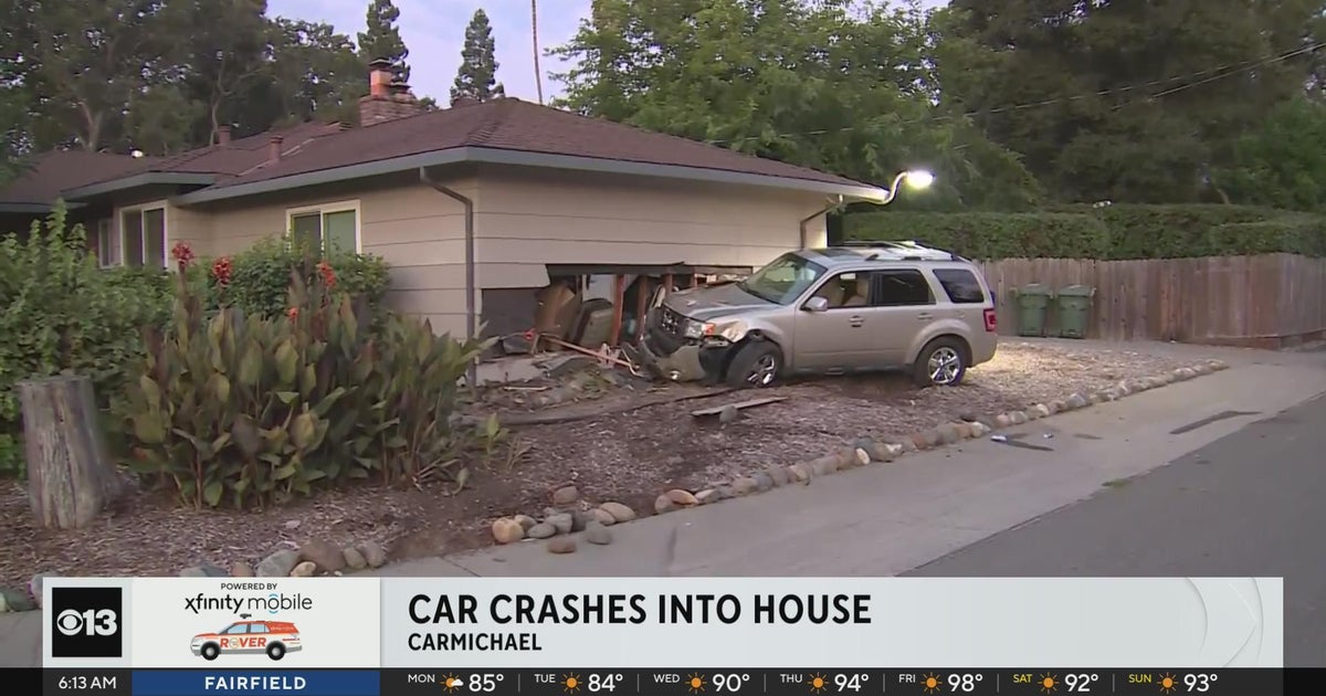 Car crashes into Carmichael home
