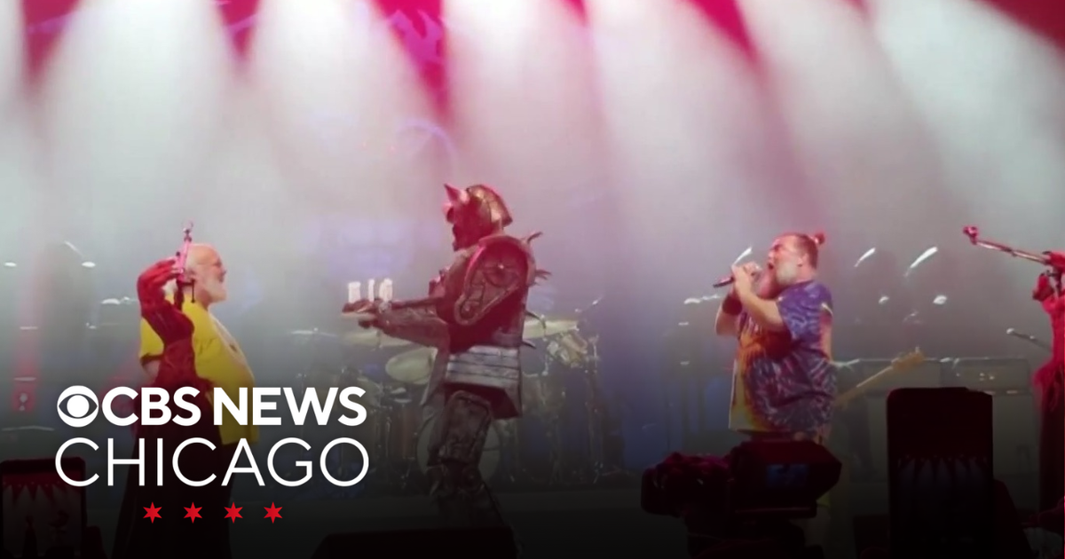 Tenacious D&rsquo;s Kyle Gass apologizes for comment on Trump shooting - CBS Chicago