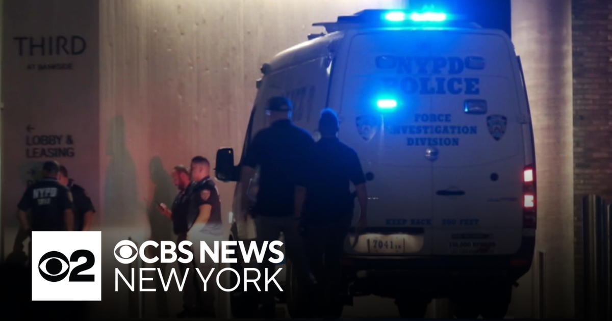 Man with machete shot by police in the Bronx, NYPD says - CBS New York