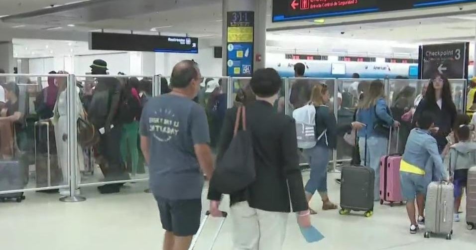 Major airlines flights grounded due to communication issue