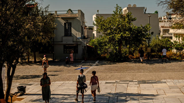 Extreme Heat Shuts Greece's Acropolis Tourist Site 