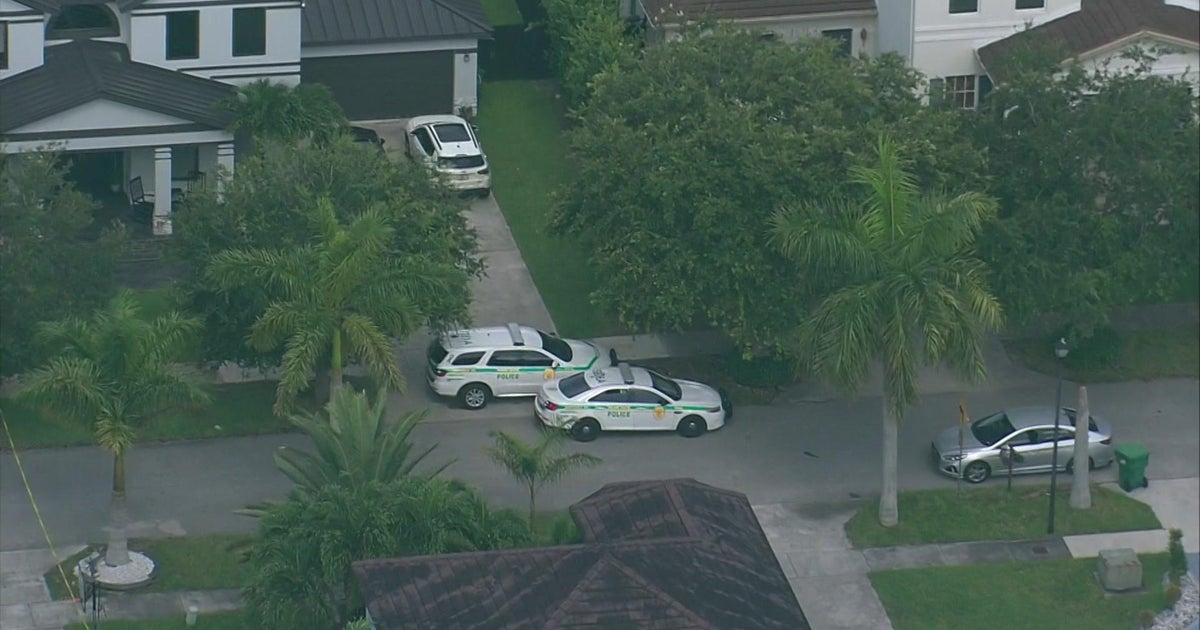 Police, FBI conduct pre-dawn raid at SW Miami-Dade home Police, FBI conduct pre-dawn raid at SW Miami-Dade home