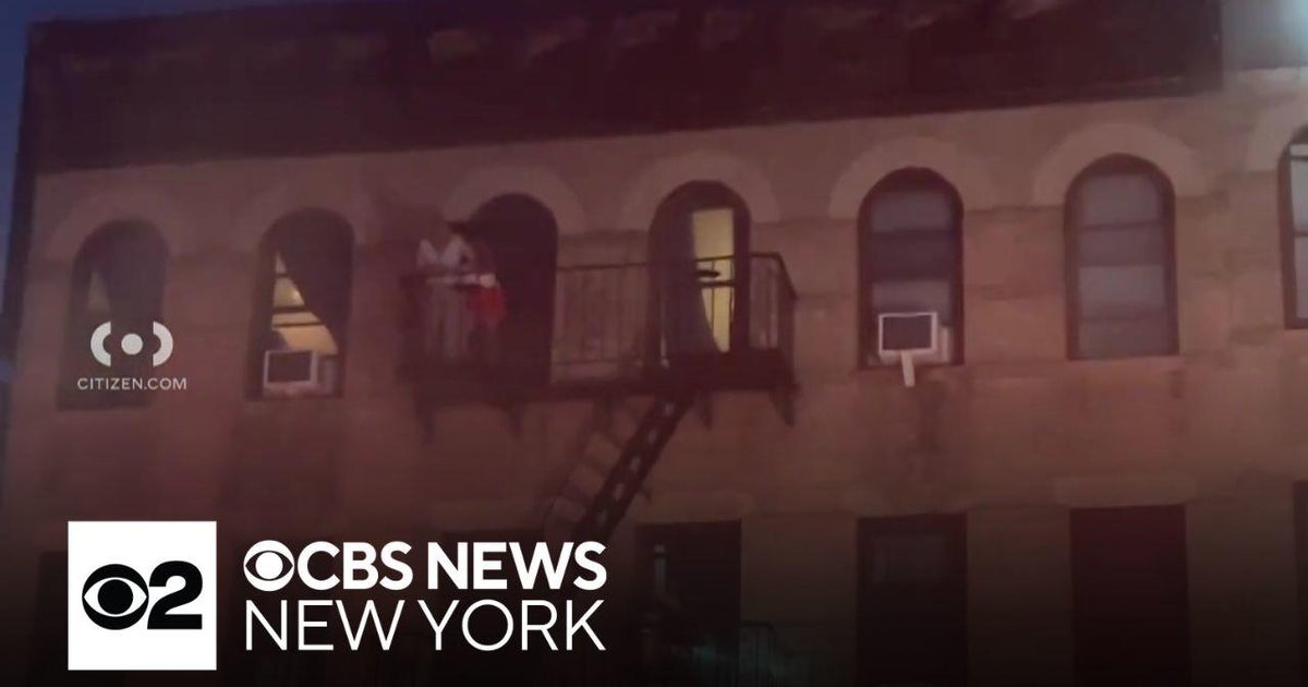 6 hurt, several rescued from Brooklyn building fire - CBS New York