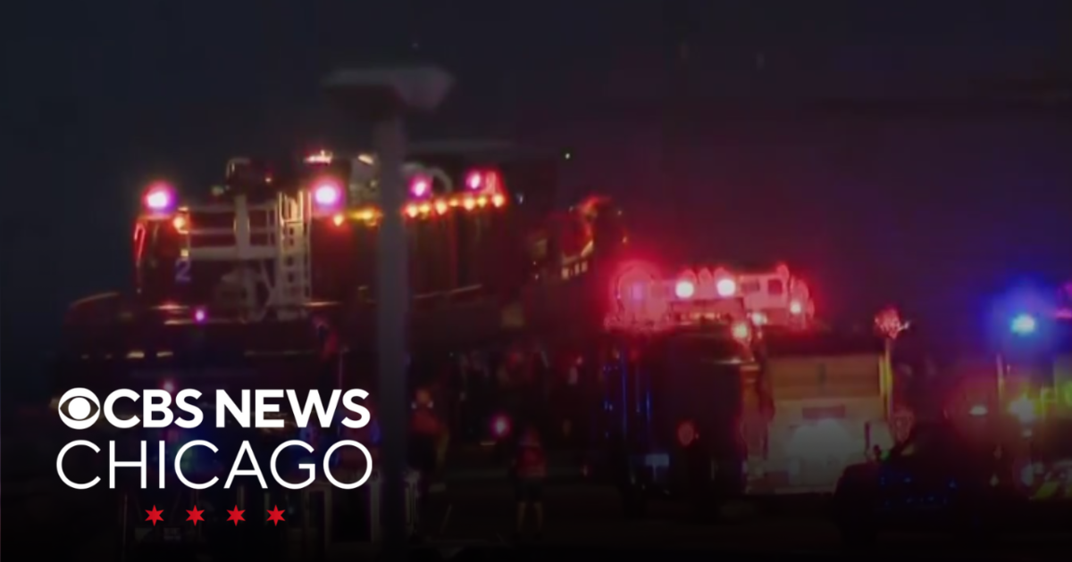 cbsnews.com - One man missing, several people hospitalized when boat flips in Lake Michigan
