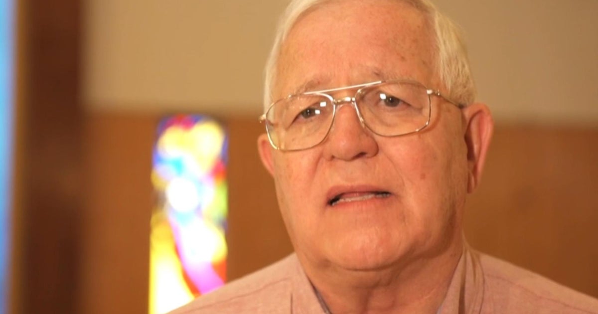 Texas officials target faith-based groups helping migrants