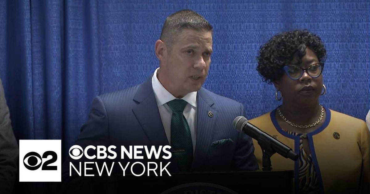 Authorities announce major gang takedown in the Bronx - CBS New York