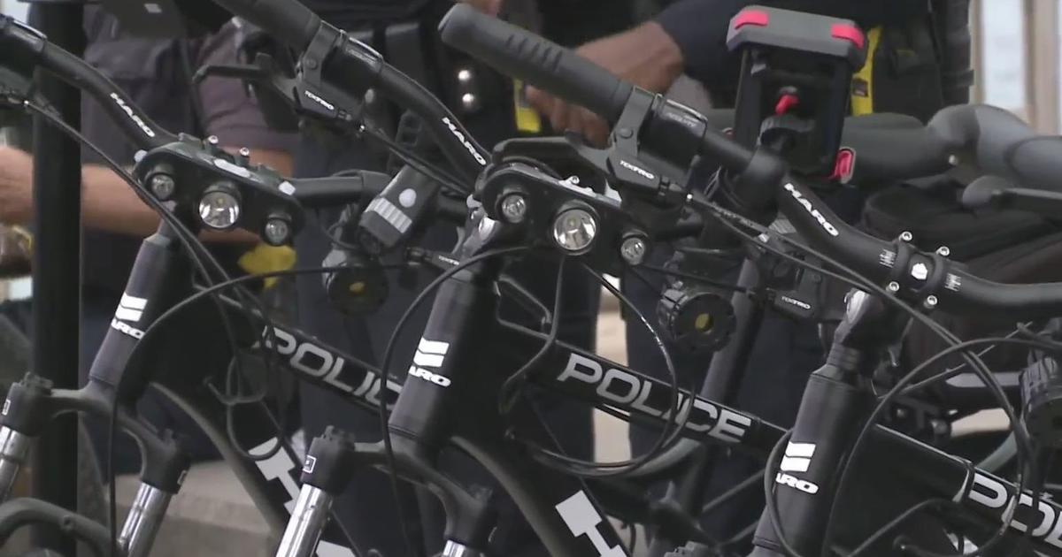 Detroit police patrol around the city on bikes: