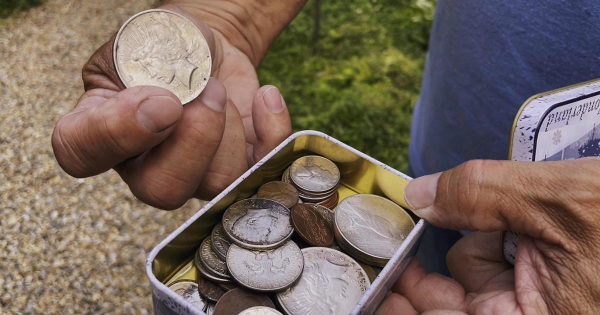 Man returns valuable coins bought at Massachusetts yard sale, leaves touching note