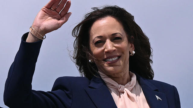 TOPSHOT-US-VOTE-POLITICS-HARRIS 