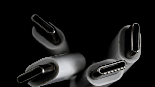 USB-C cable and iPhone 