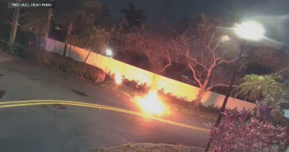 Video shows Molotov cocktail being thrown next to Hollywood home, days before Broadwalk restaurant incident Video shows Molotov cocktail being thrown next to Hollywood home, days before Broadwalk restaurant incident