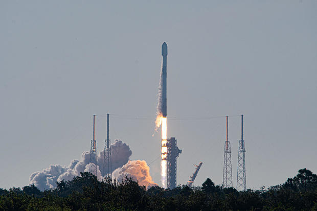 081024-starlink-8-3-launch.jpg 