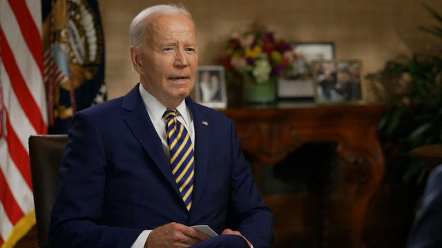 0812-cmo-bidenintv-costa-mid.jpg 