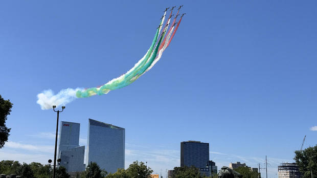 Italian fighter jets fly over Philadelphia 