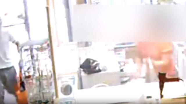 Chim Phu jewlery-store-robbery.png 