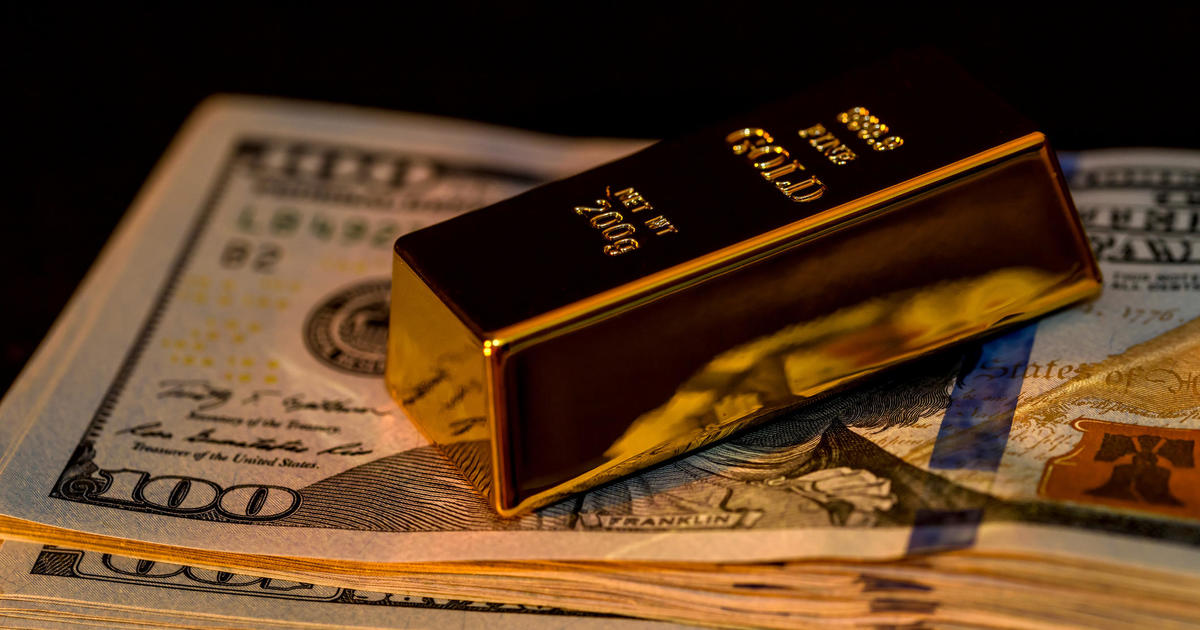 With gold's price high, which type is best to invest in? Experts weigh in