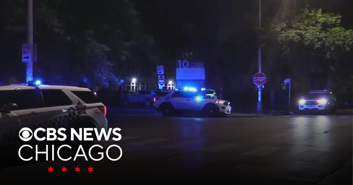 Teen shot inside apartment on Chicago's South Side - CBS Chicago