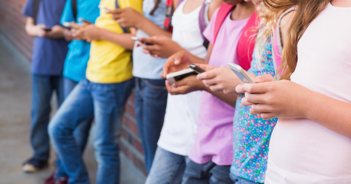 Texas lawmaker says it’s time for state to push for ‘phone-free’ schools