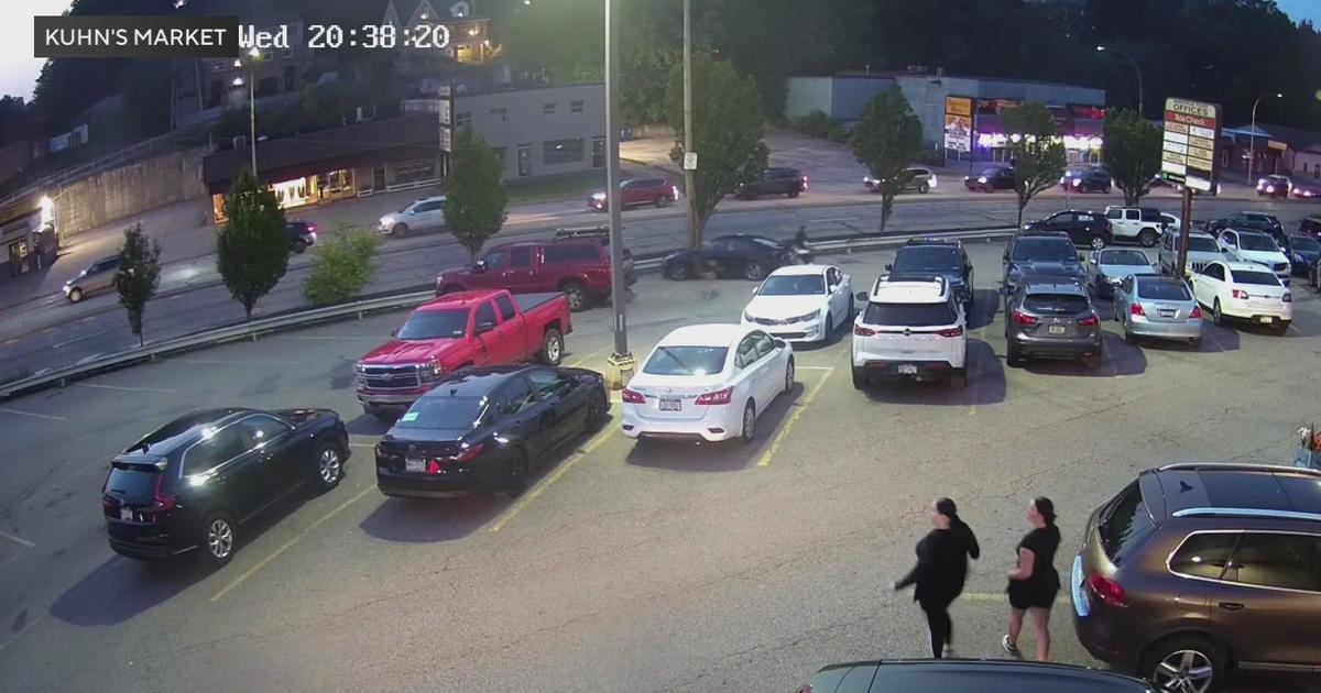 Surveillance video shows bystanders stop carjacking at Pittsburgh shopping plaza after chase and crash