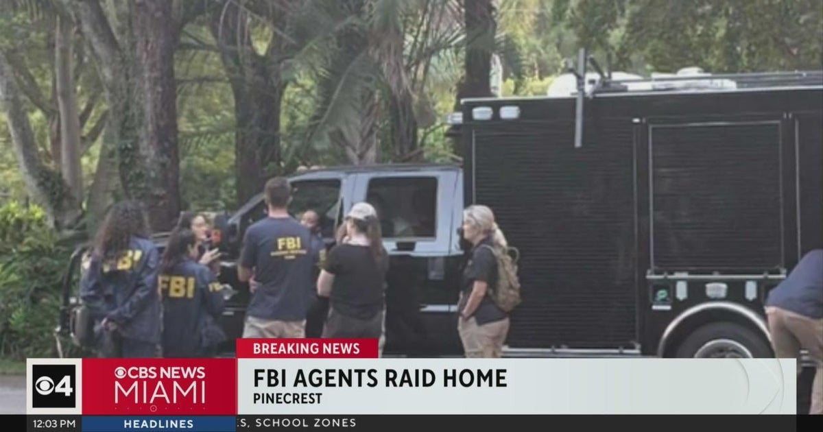 FBI raids home in Pinecrest - CBS Miami