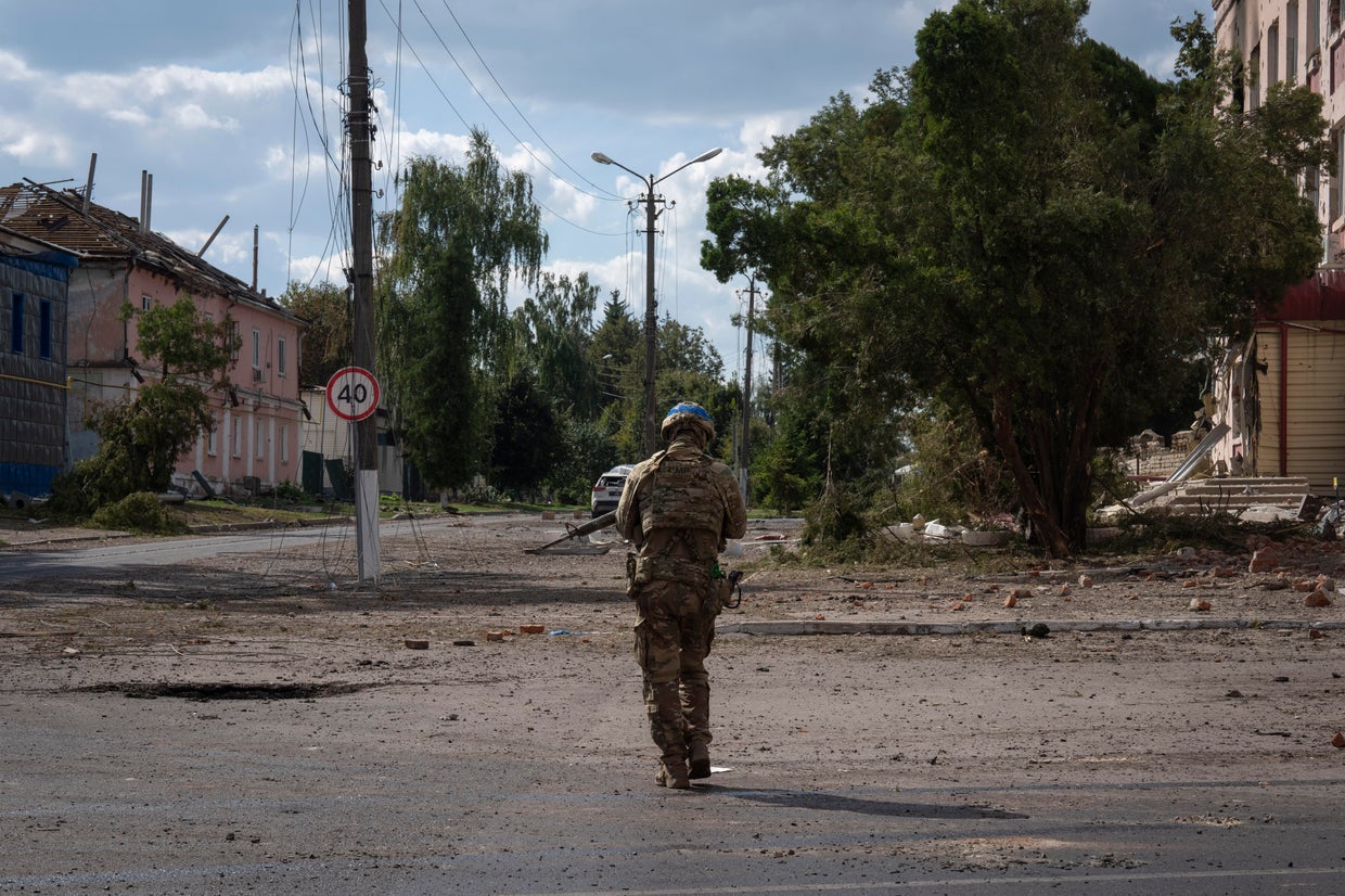 Russian missile strike sparks blaze in Ukraine as Ukrainian forces ...