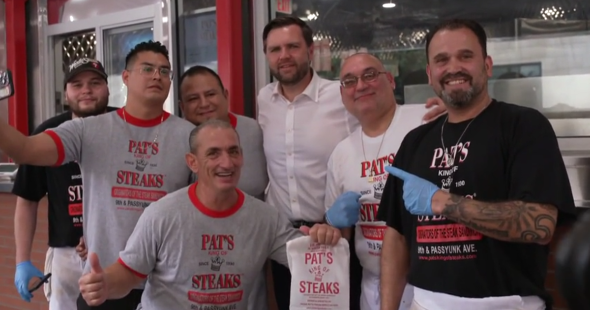 JD Vance orders cheesesteak at Pat’s King of Steaks in Philadelphia