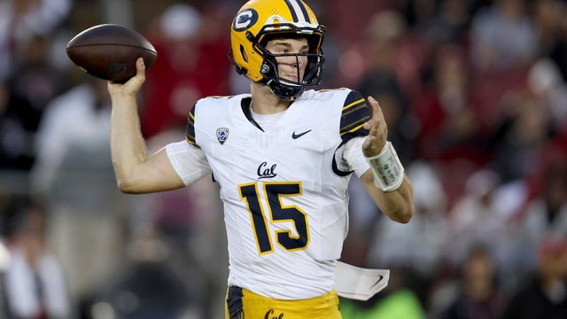 Cal quarterback Fernando Mendoza