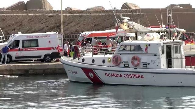 italy-boat-sinks-sicily.jpg 