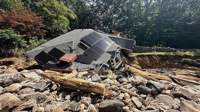 oxford-connecticut-house-collapse.jpg 