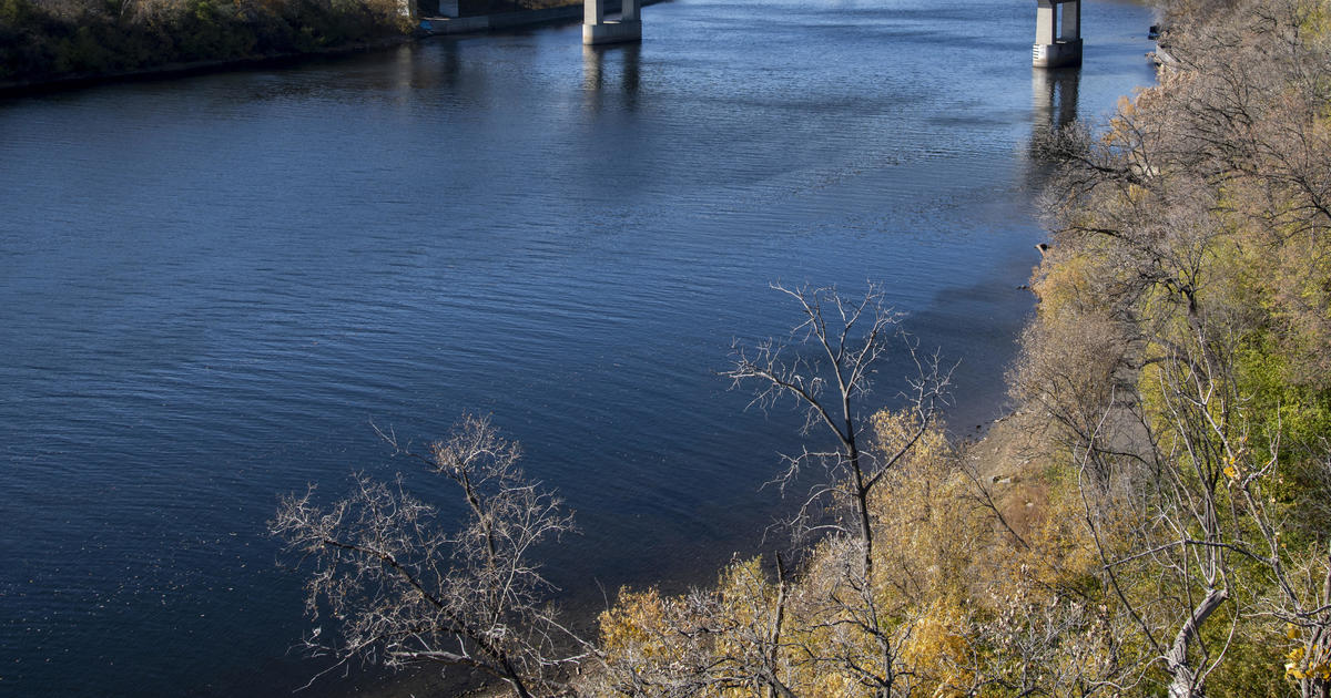 “Sheen” seen on Mississippi River under investigation, officials say