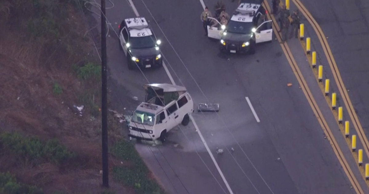 PCH in Malibu closed after suspected attack during traffic stop, leading to standoff