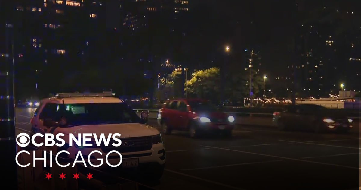 Man, woman shot while driving on Chicago's DuSable Lake Shore Drive ...