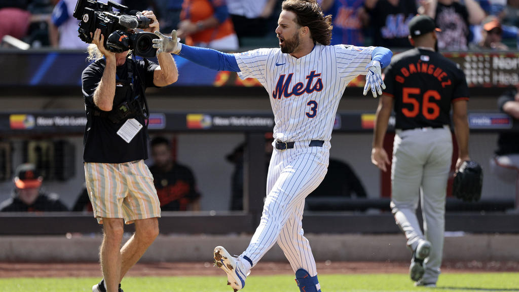 Jesse Winker's pinch-hit homer in 9th gives Mets a win over Orioles